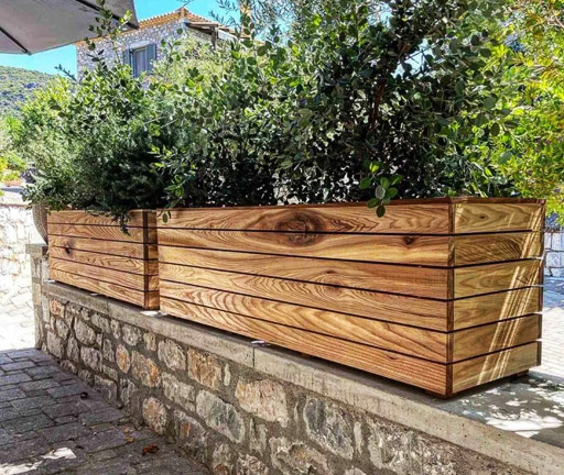 Ζαρντινιέρες από καραγάτσι